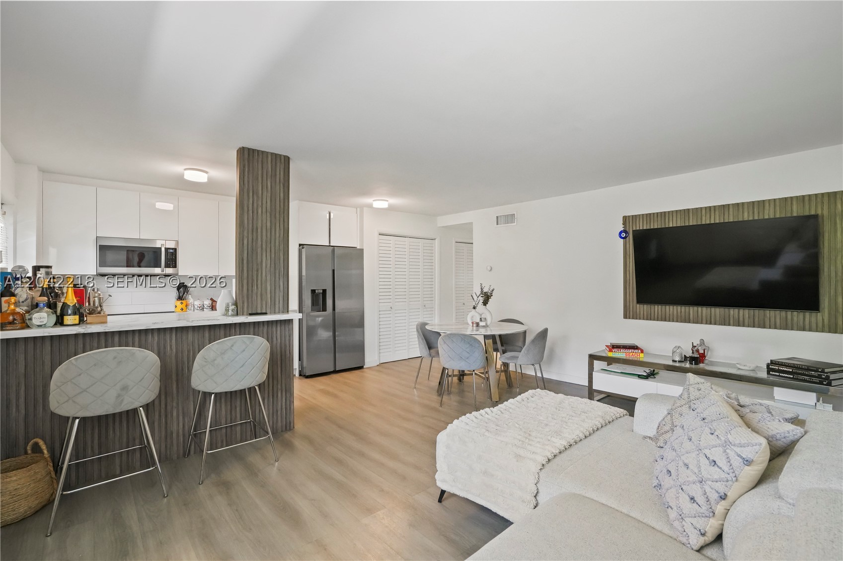 TWIN TOWERS CONDO - Residential