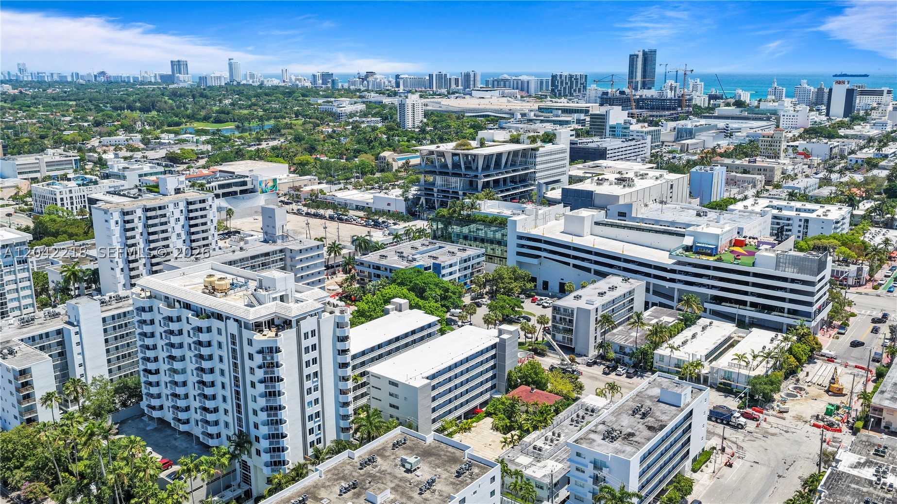 TWIN TOWERS CONDO - Residential