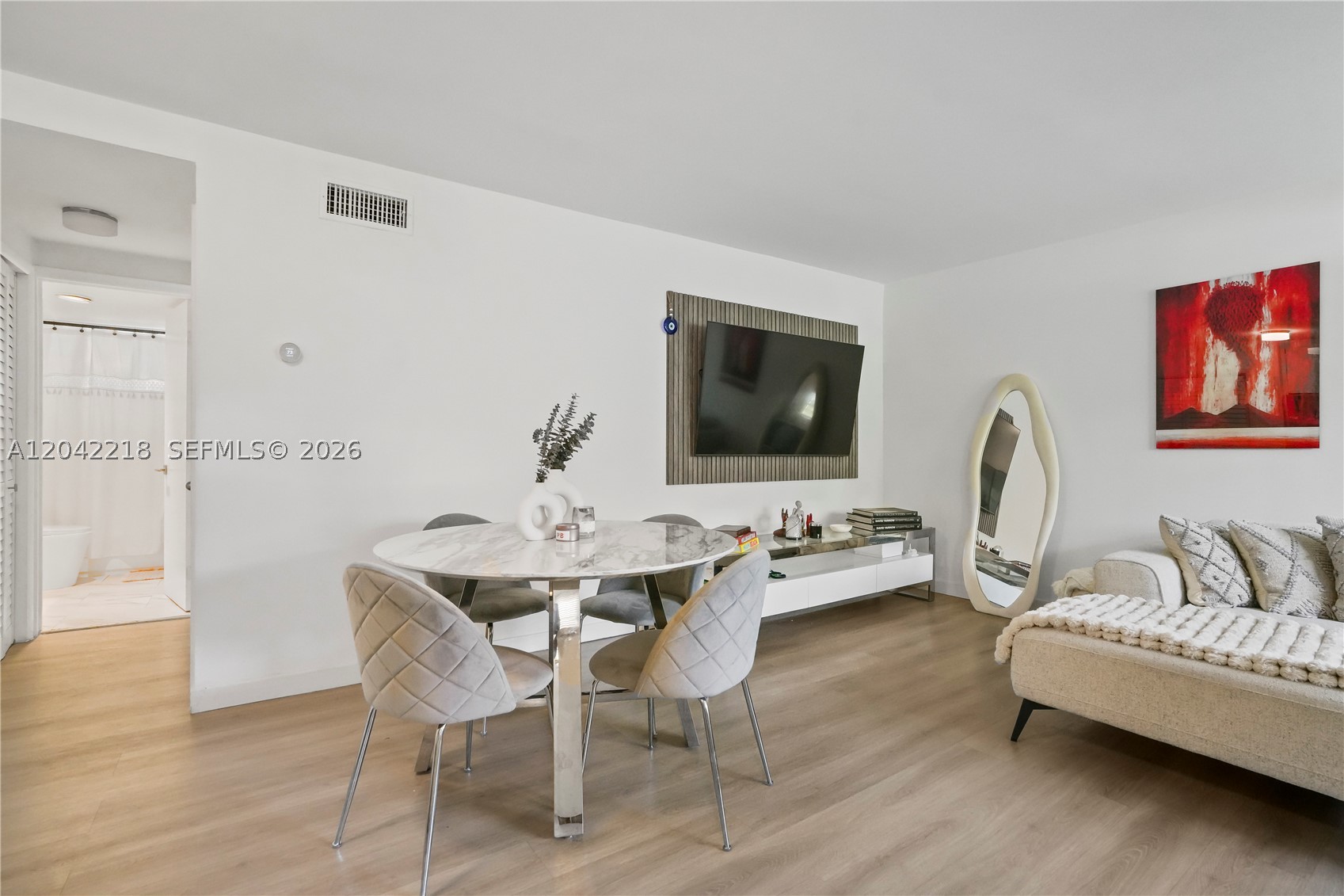 TWIN TOWERS CONDO - Residential
