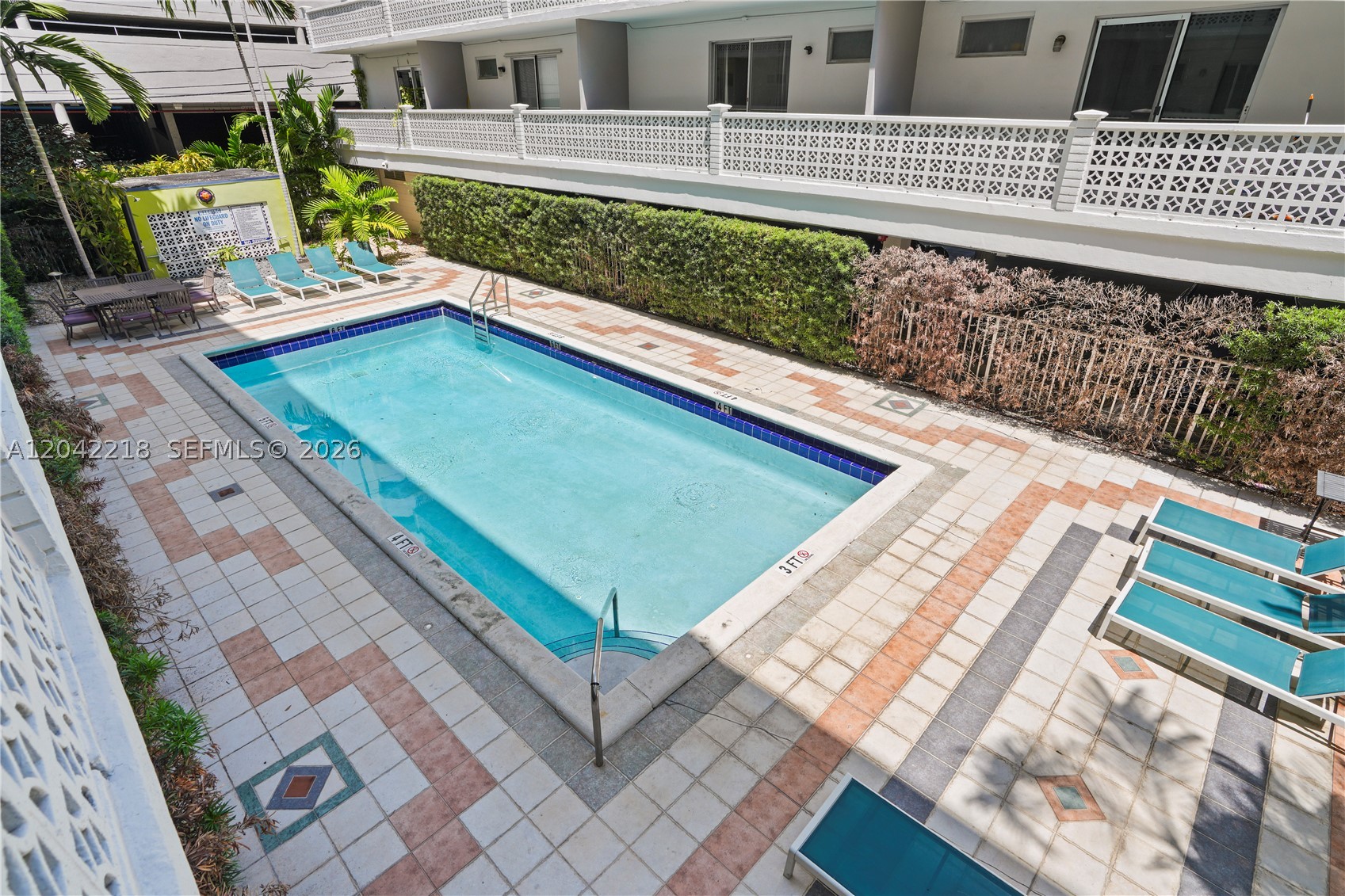 TWIN TOWERS CONDO - Residential
