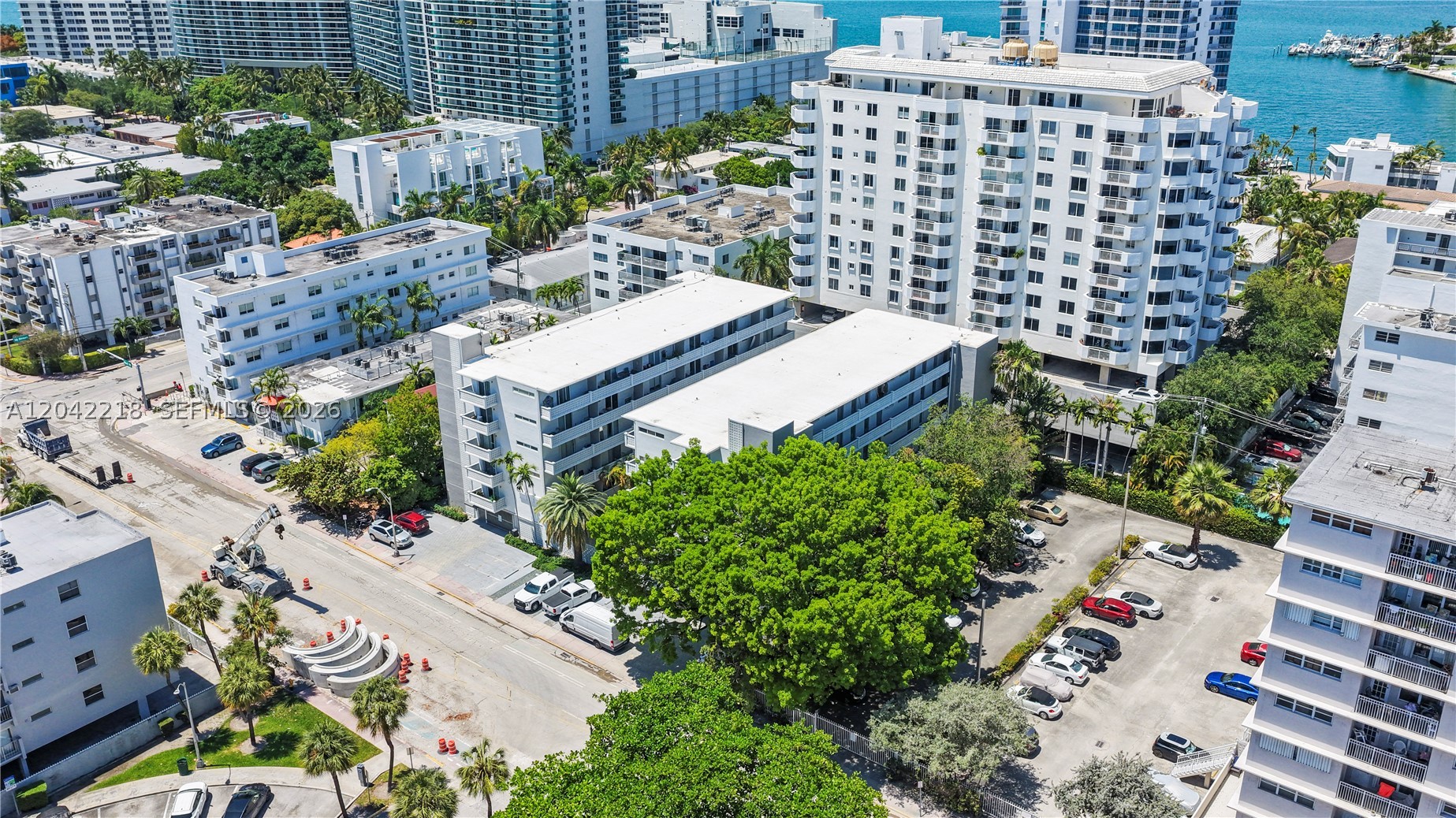 TWIN TOWERS CONDO - Residential