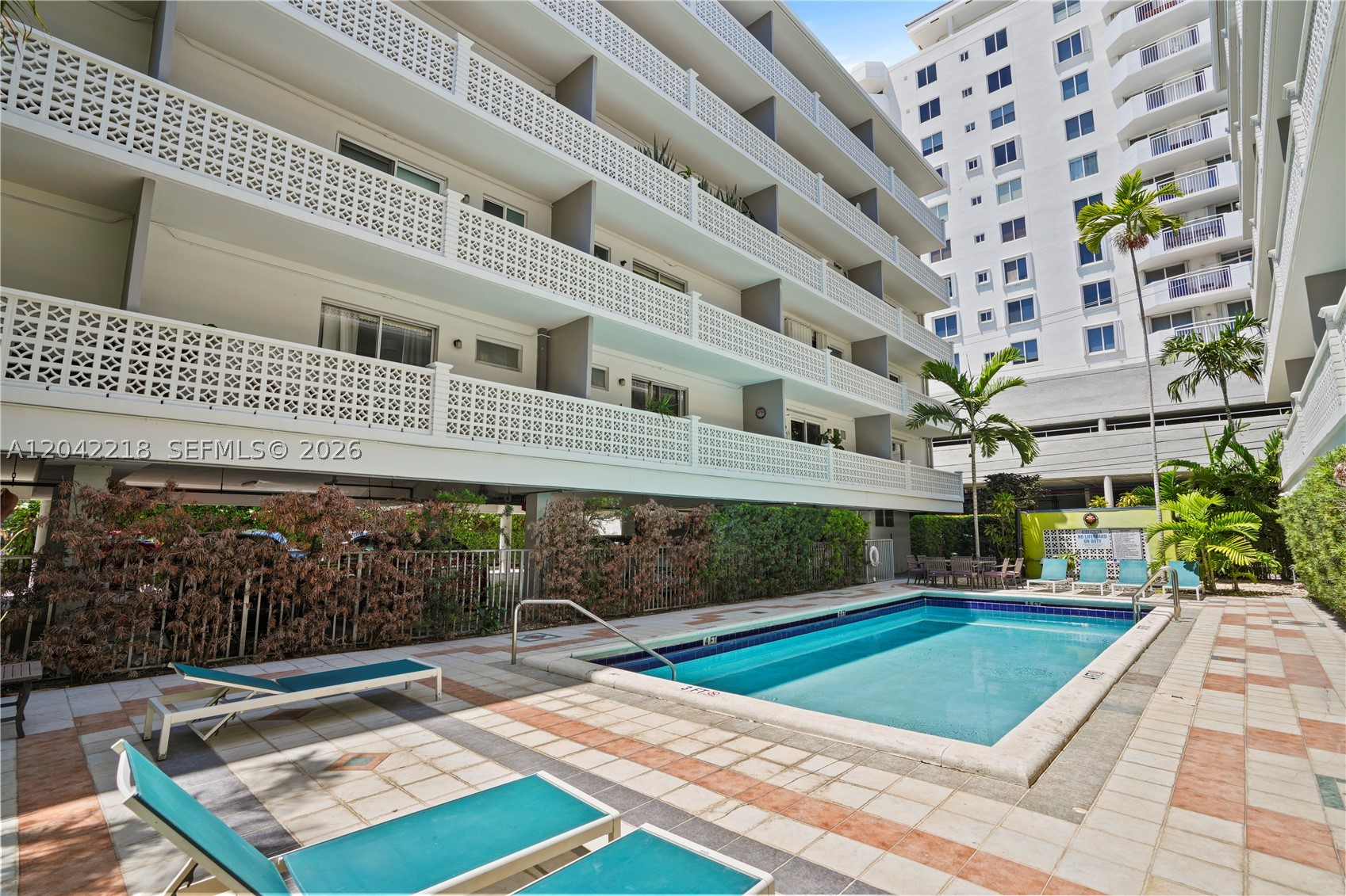 TWIN TOWERS CONDO - Residential