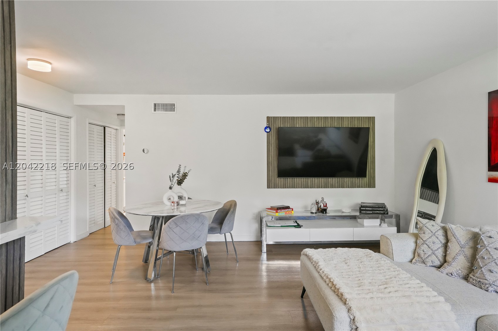 TWIN TOWERS CONDO - Residential