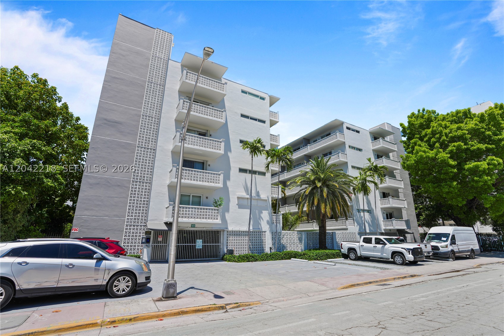 TWIN TOWERS CONDO - Residential