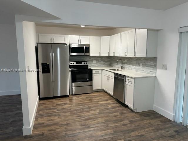 Beautiful, Modern and lightly 3 bedrooms, 2.5 Baths. Backyard at the back with a laundryroom for Washer and dryer. Great location! in the heart of Sunrise. Close to schools, restaurants.  broker remarks