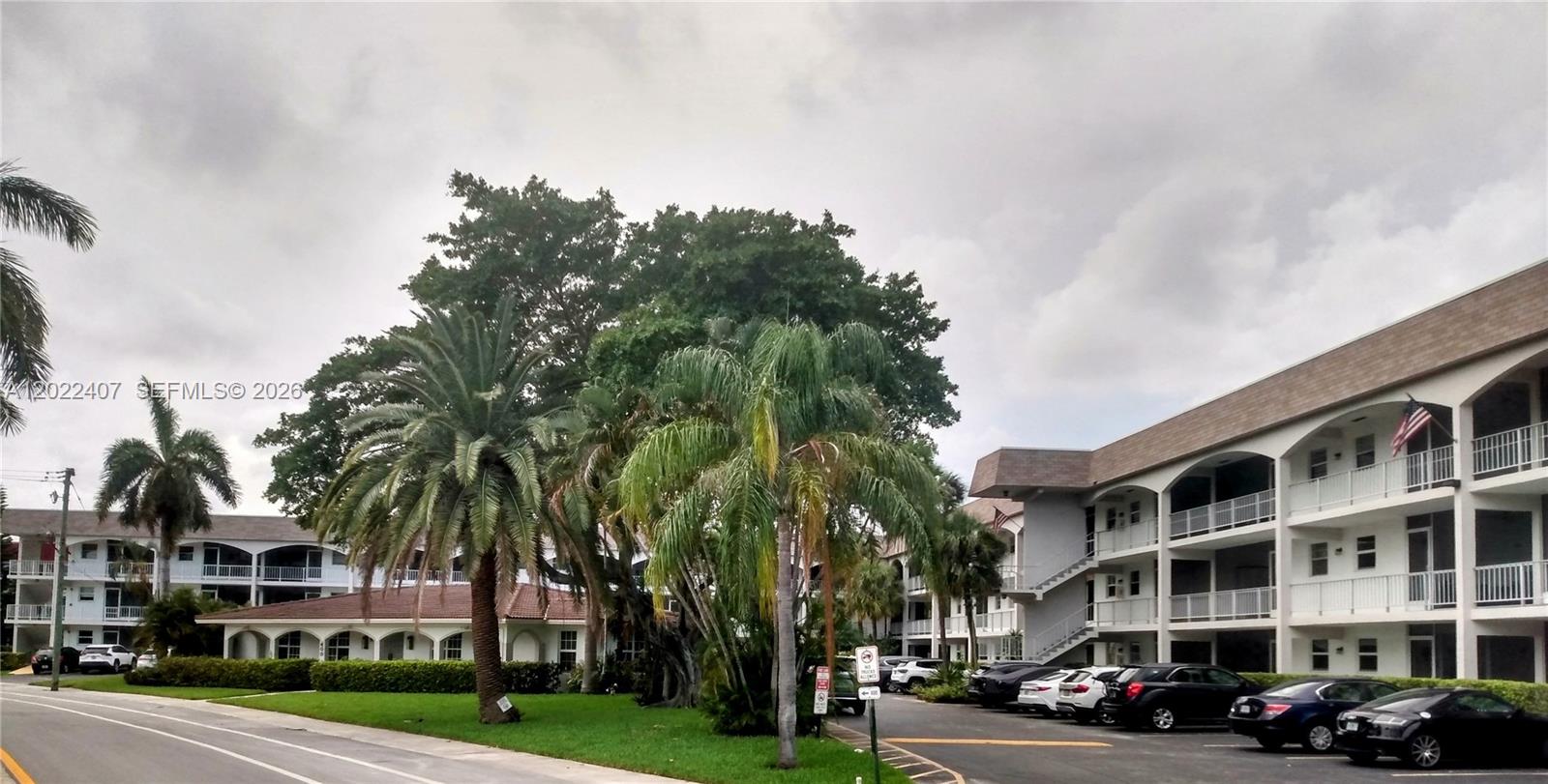 PARADISE VILLAS CONDO - Residential
