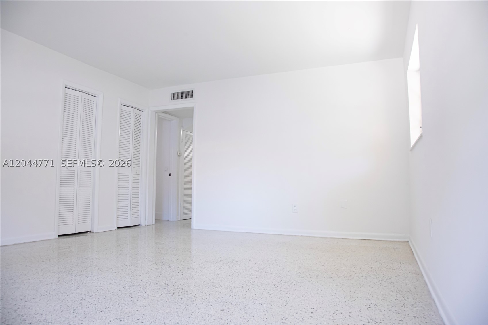 SHADY GROVE - Residential Lease