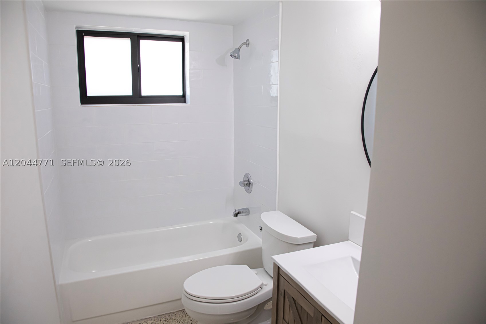SHADY GROVE - Residential Lease