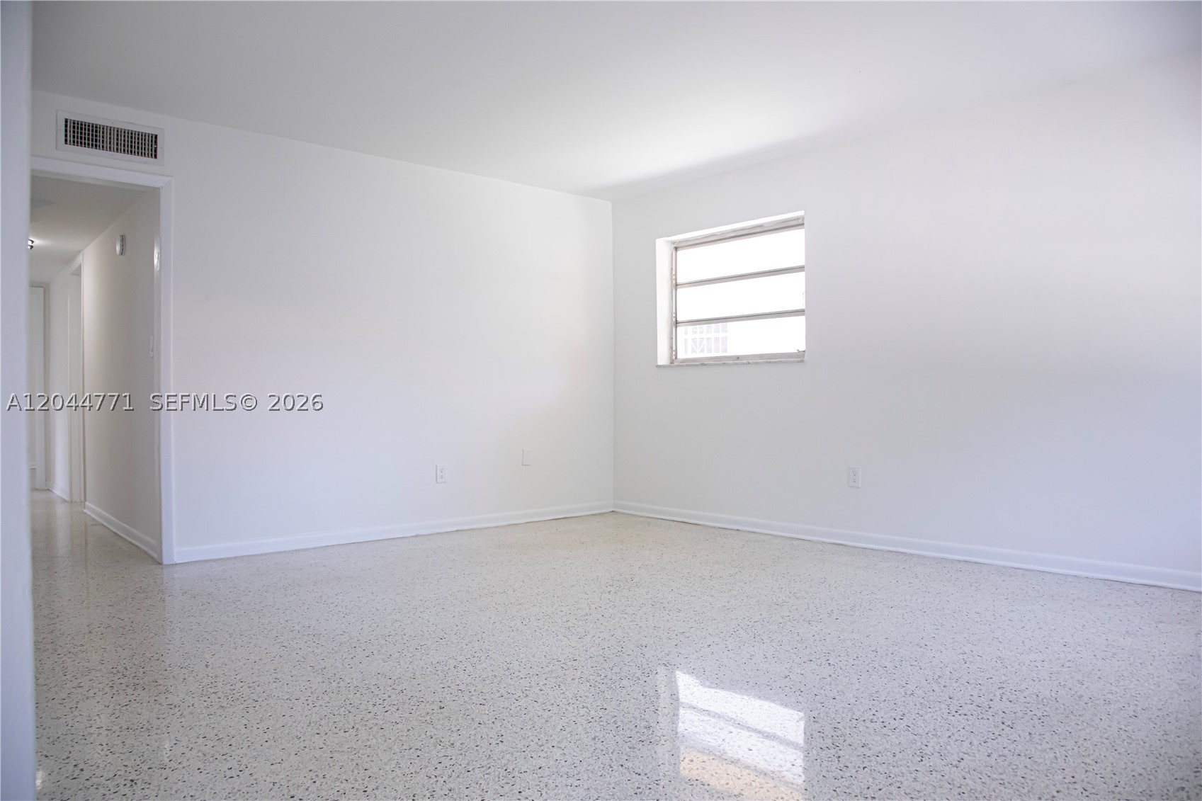 SHADY GROVE - Residential Lease