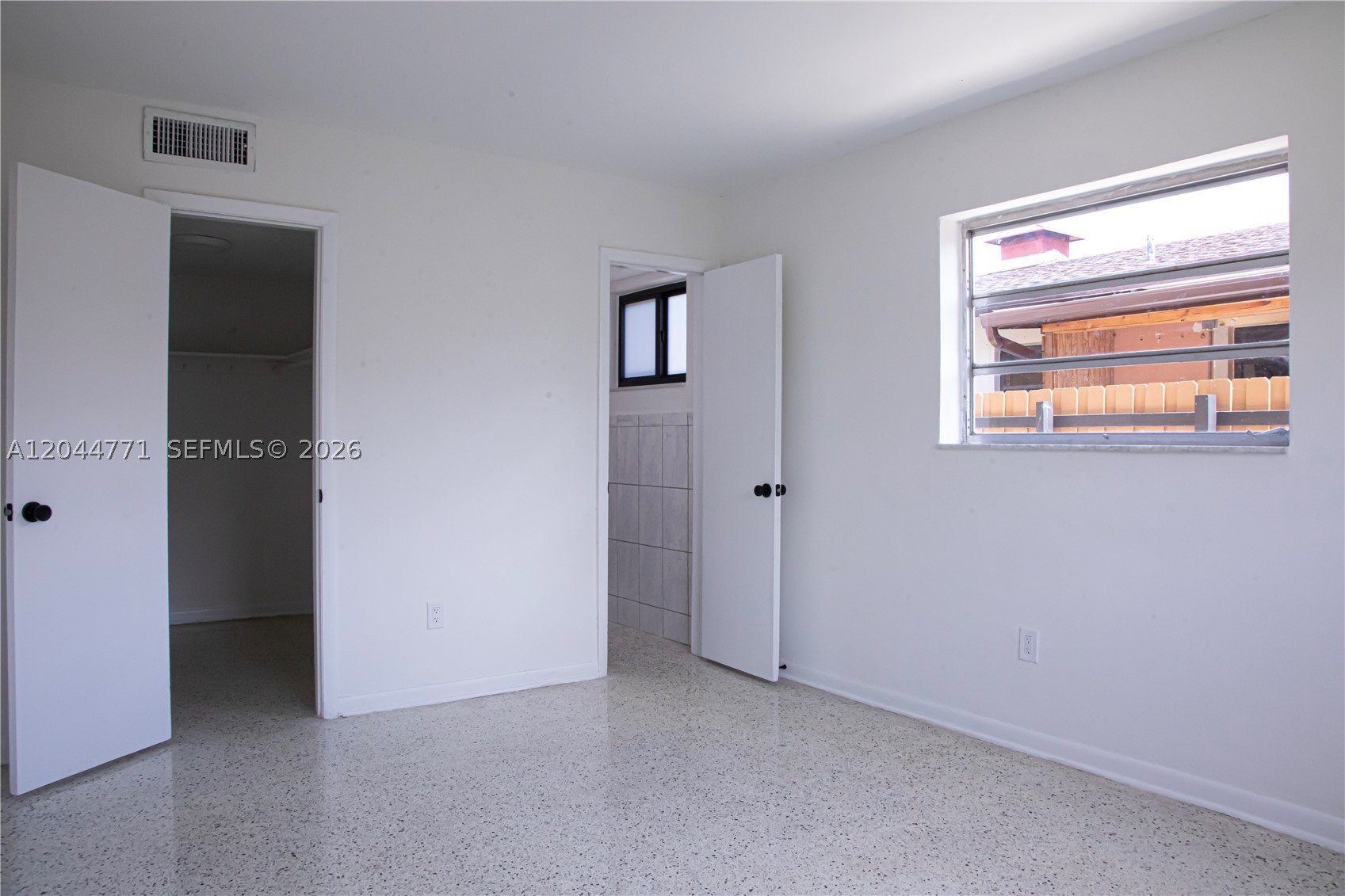 SHADY GROVE - Residential Lease