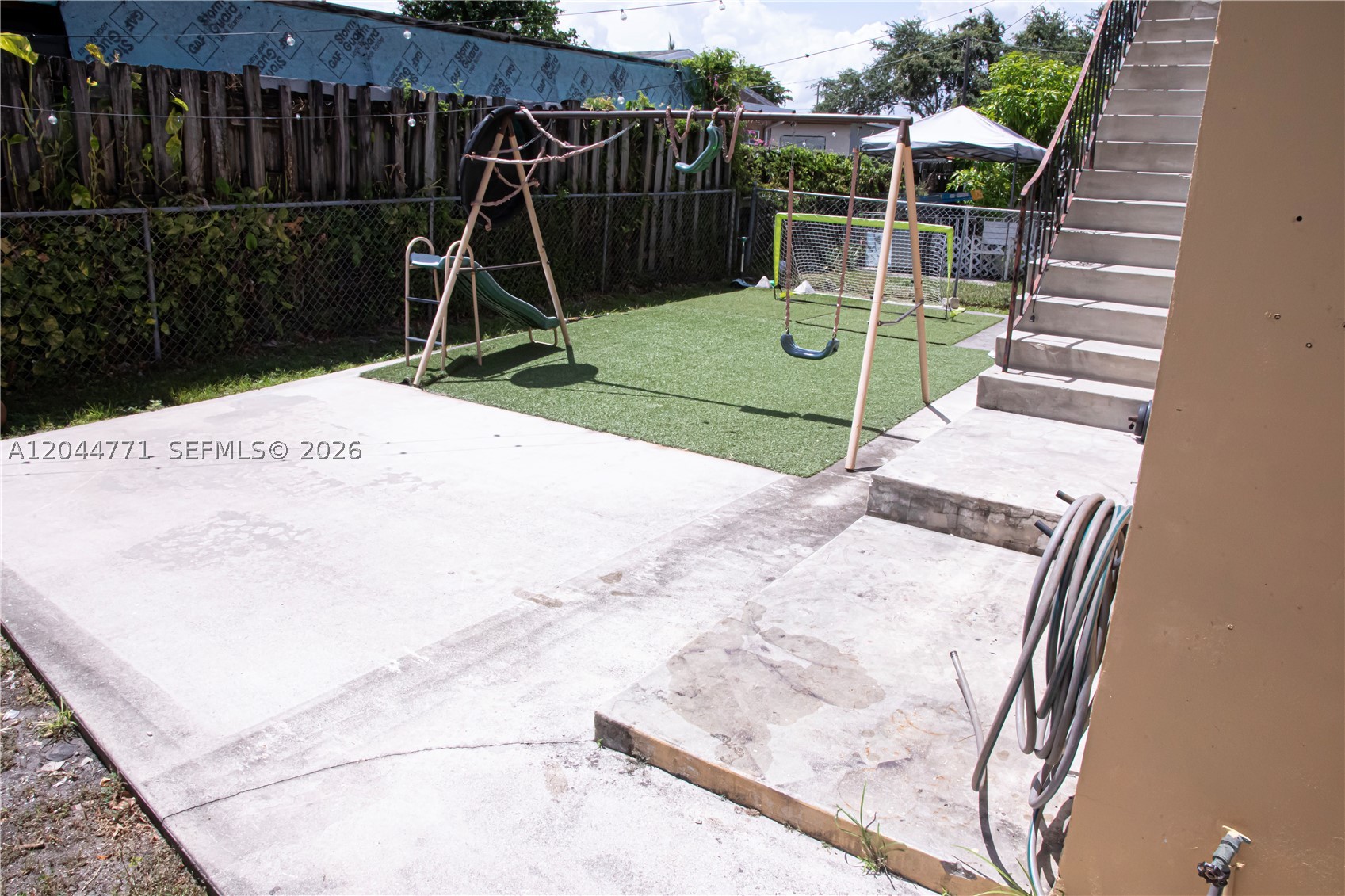 SHADY GROVE - Residential Lease