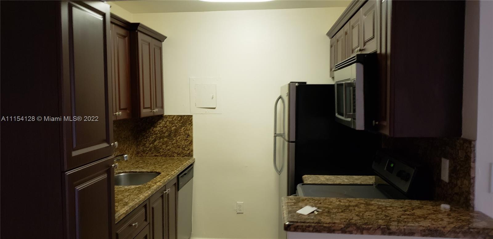 SPANISH TRACE - Residential Lease