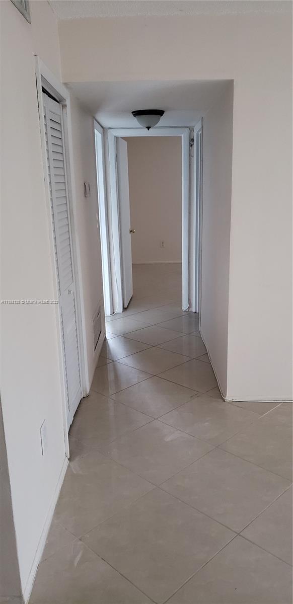 SPANISH TRACE - Residential Lease