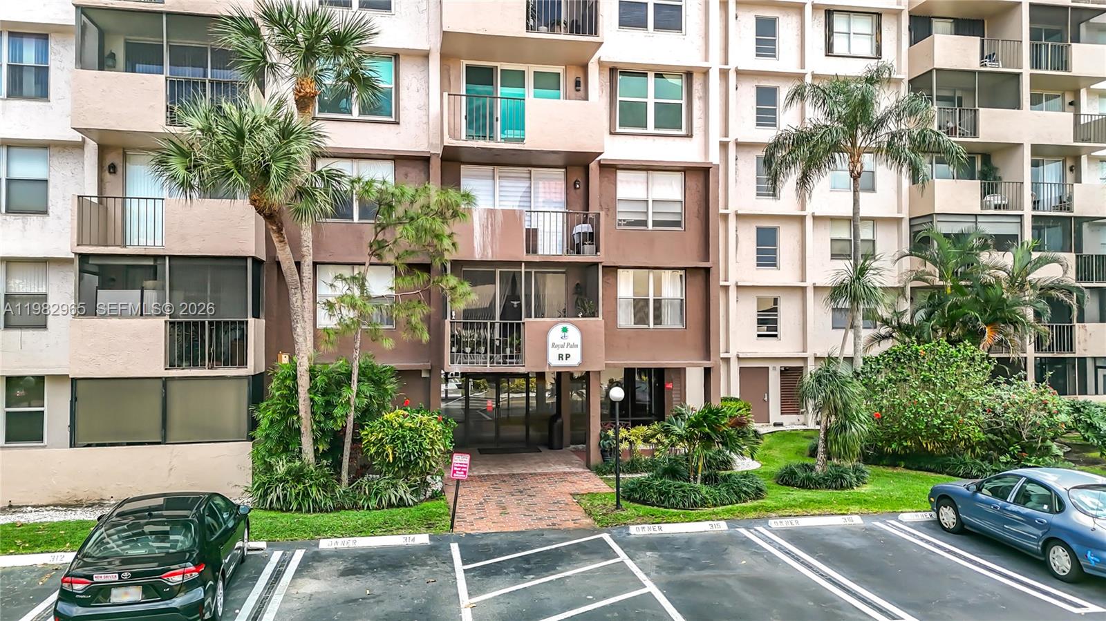 ISLAND CLUB TWO CONDO - Residential