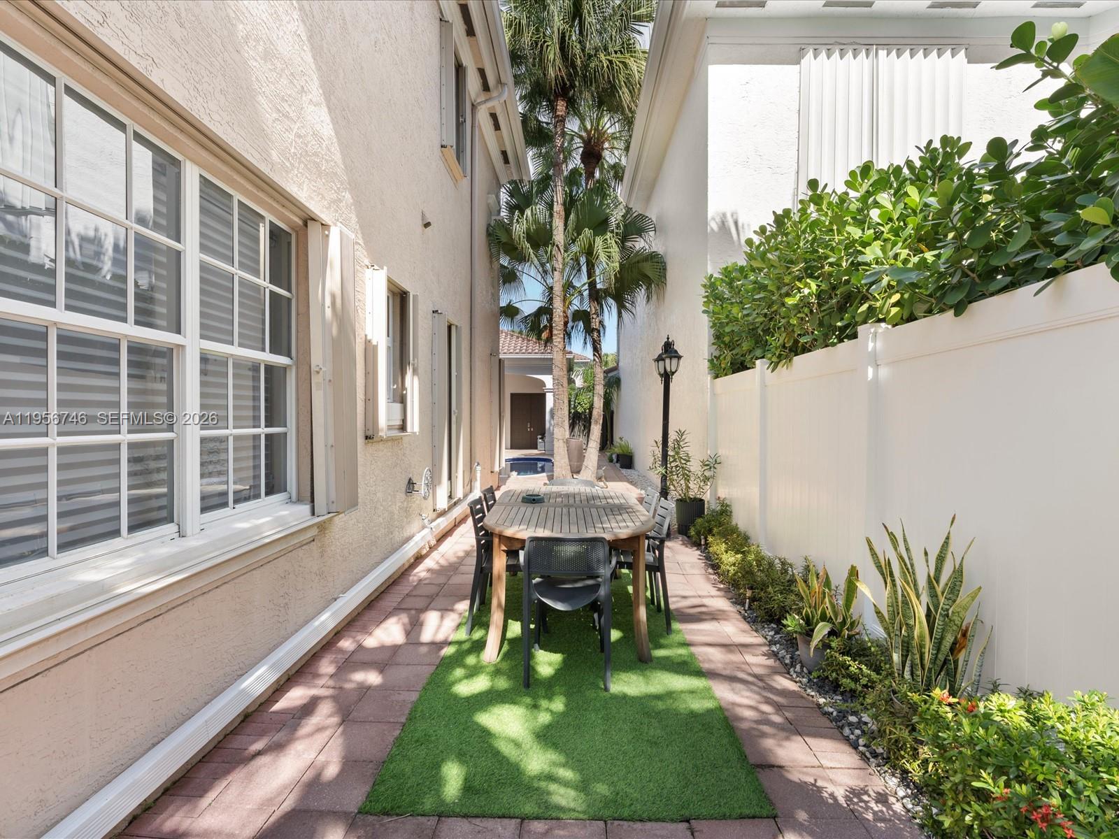 GOLDEN GATE ESTATES & MAR - Residential