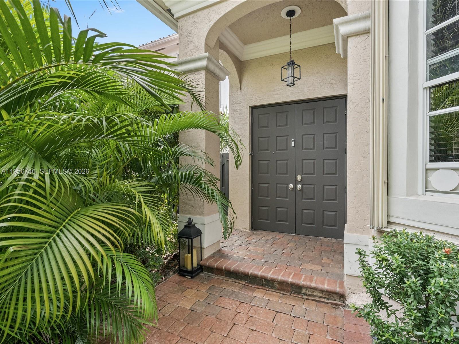 GOLDEN GATE ESTATES & MAR - Residential