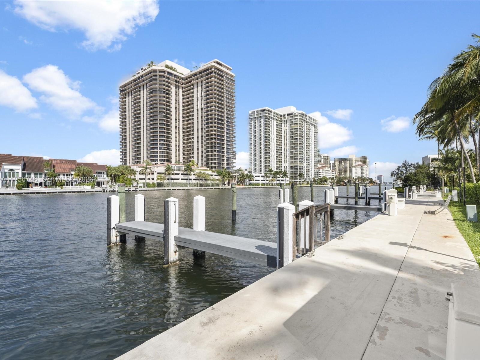 GOLDEN GATE ESTATES & MAR - Residential