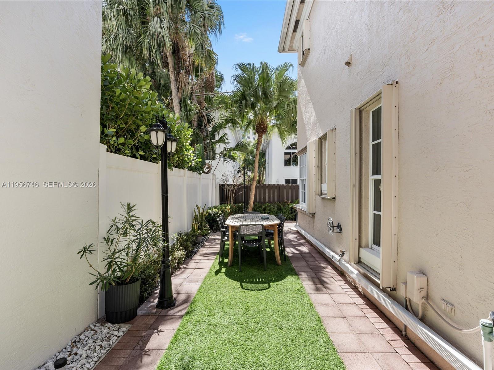 GOLDEN GATE ESTATES & MAR - Residential