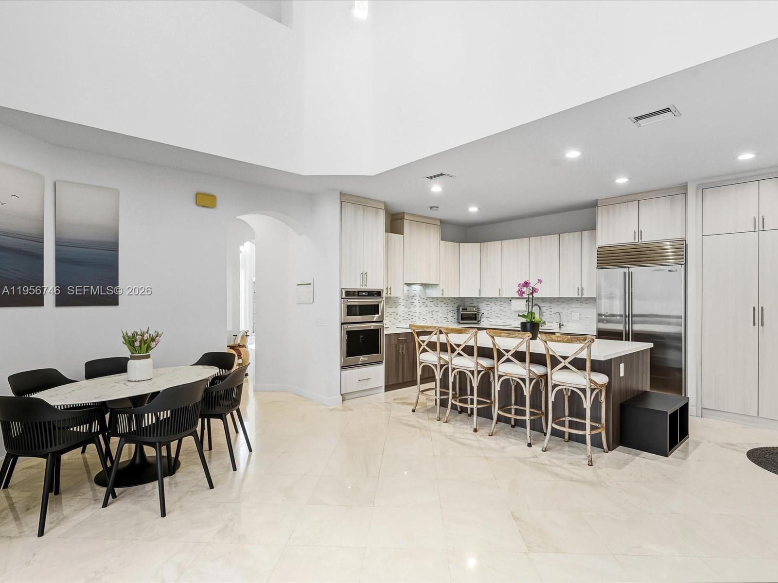 GOLDEN GATE ESTATES & MAR - Residential
