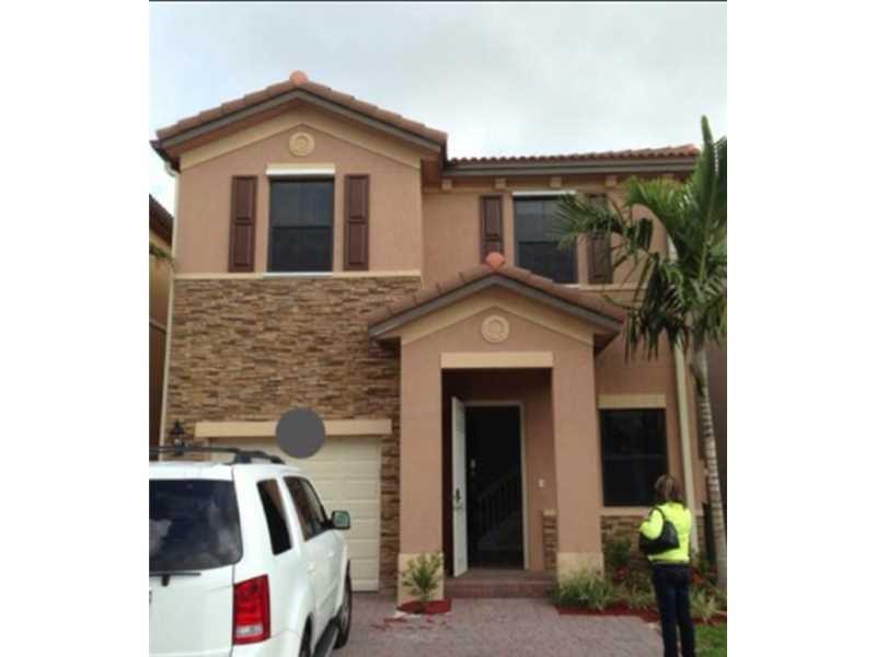 BEAUTIFUL 4 BEDROOMS AND 2.5 BATHROOMS IN SILVER PALM. LAKE VIEW. CLOSE TO A+ SCHOOLS. SELLER MOTIVATED.