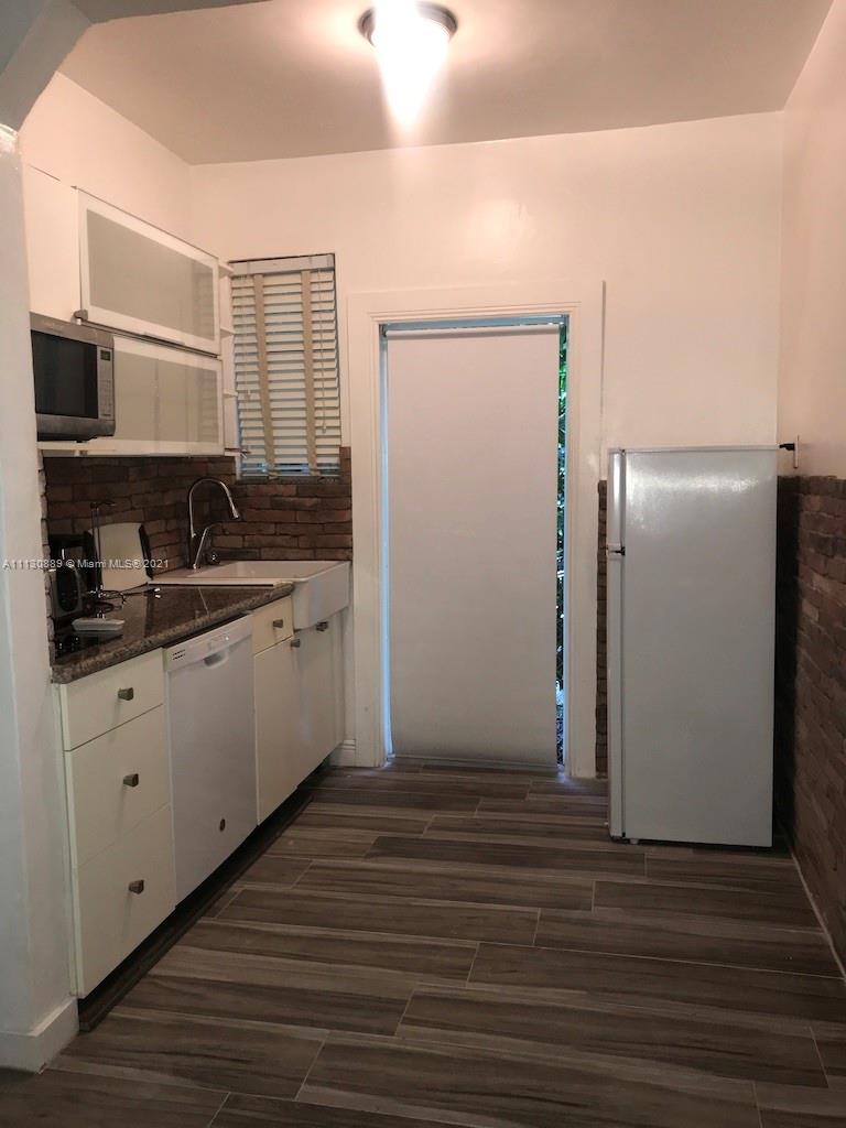 1535 MERIDIAN AVE CONDO - Residential