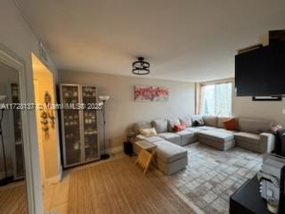 CARIBBEAN BREEZE CONDO - Residential