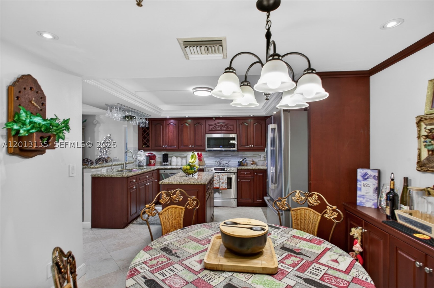 VOYAGER CONDO - Residential