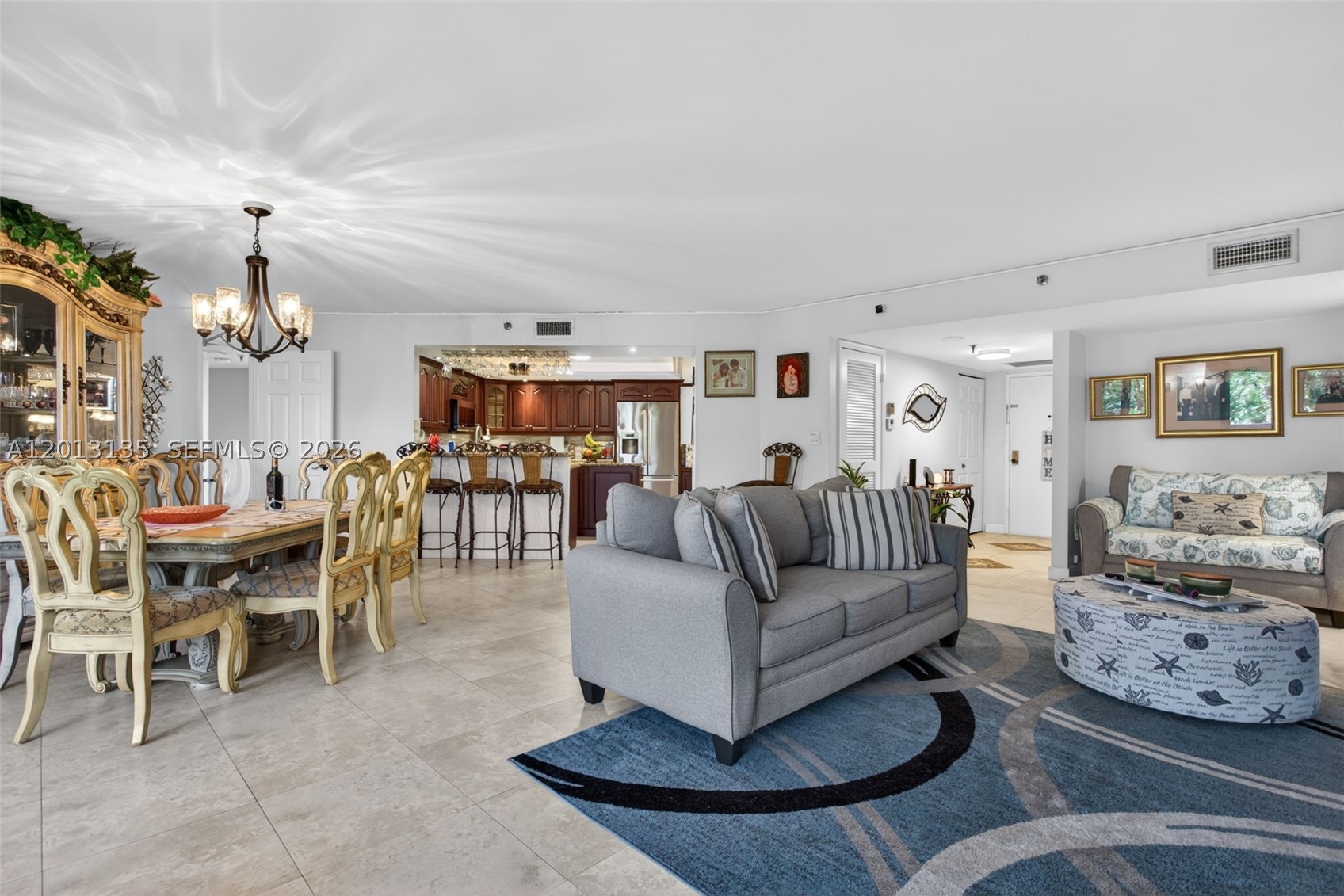 VOYAGER CONDO - Residential