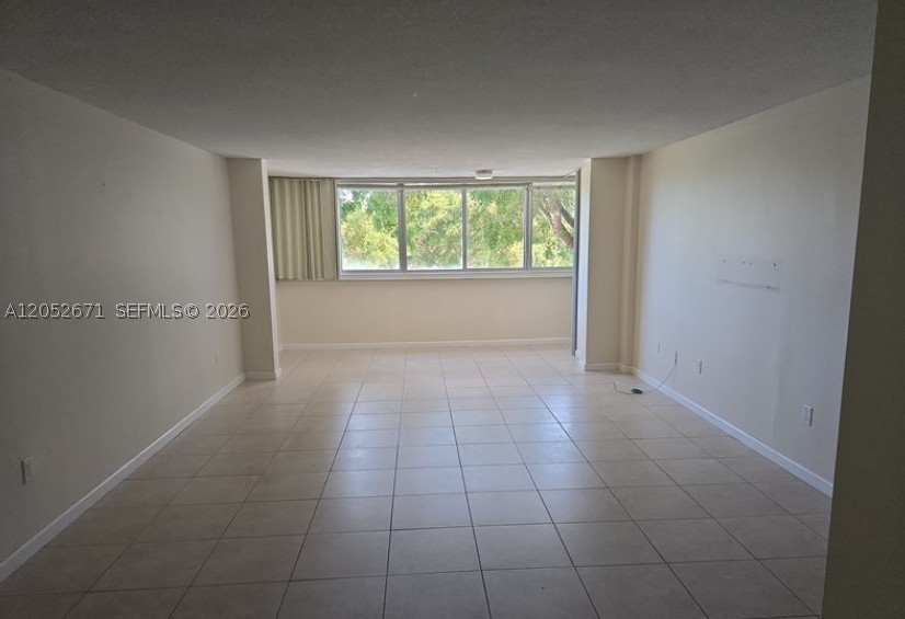 SOVEREIGNS CONDO - Residential