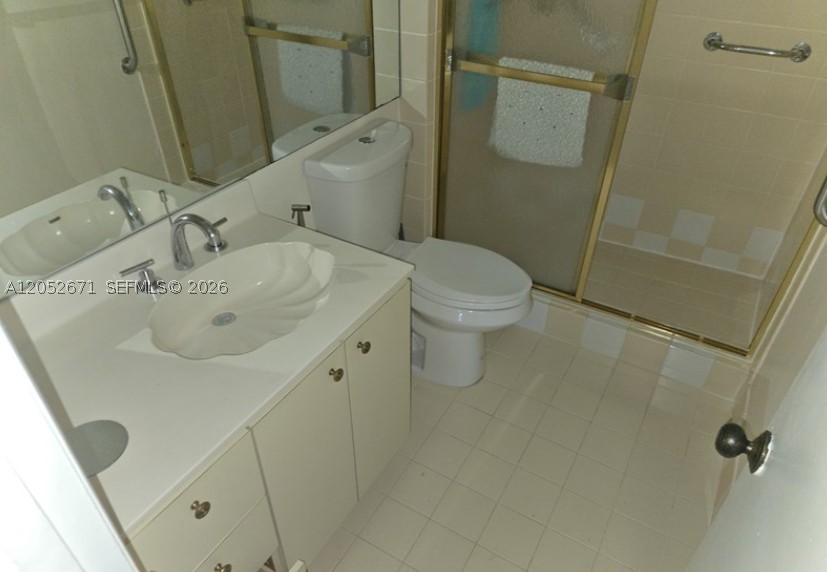 SOVEREIGNS CONDO - Residential