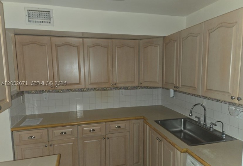 SOVEREIGNS CONDO - Residential