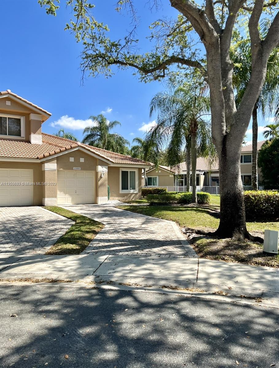HOLLYWOOD LAKES COUNTRY C - Residential Lease