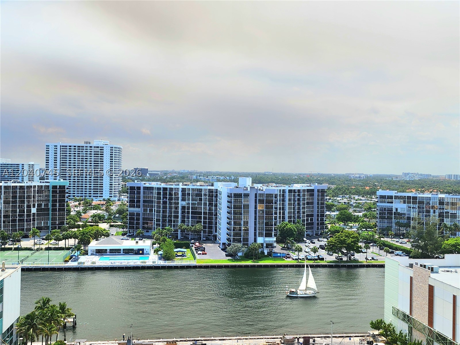 ALEXANDER TOWERS CONDO - Residential