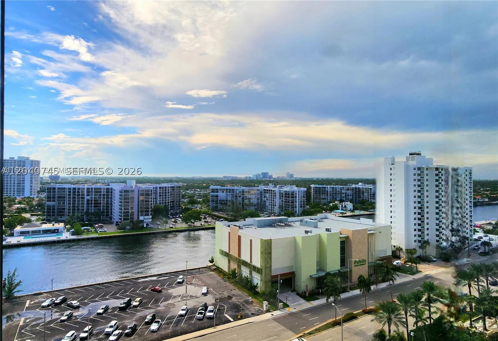 ALEXANDER TOWERS CONDO - Residential