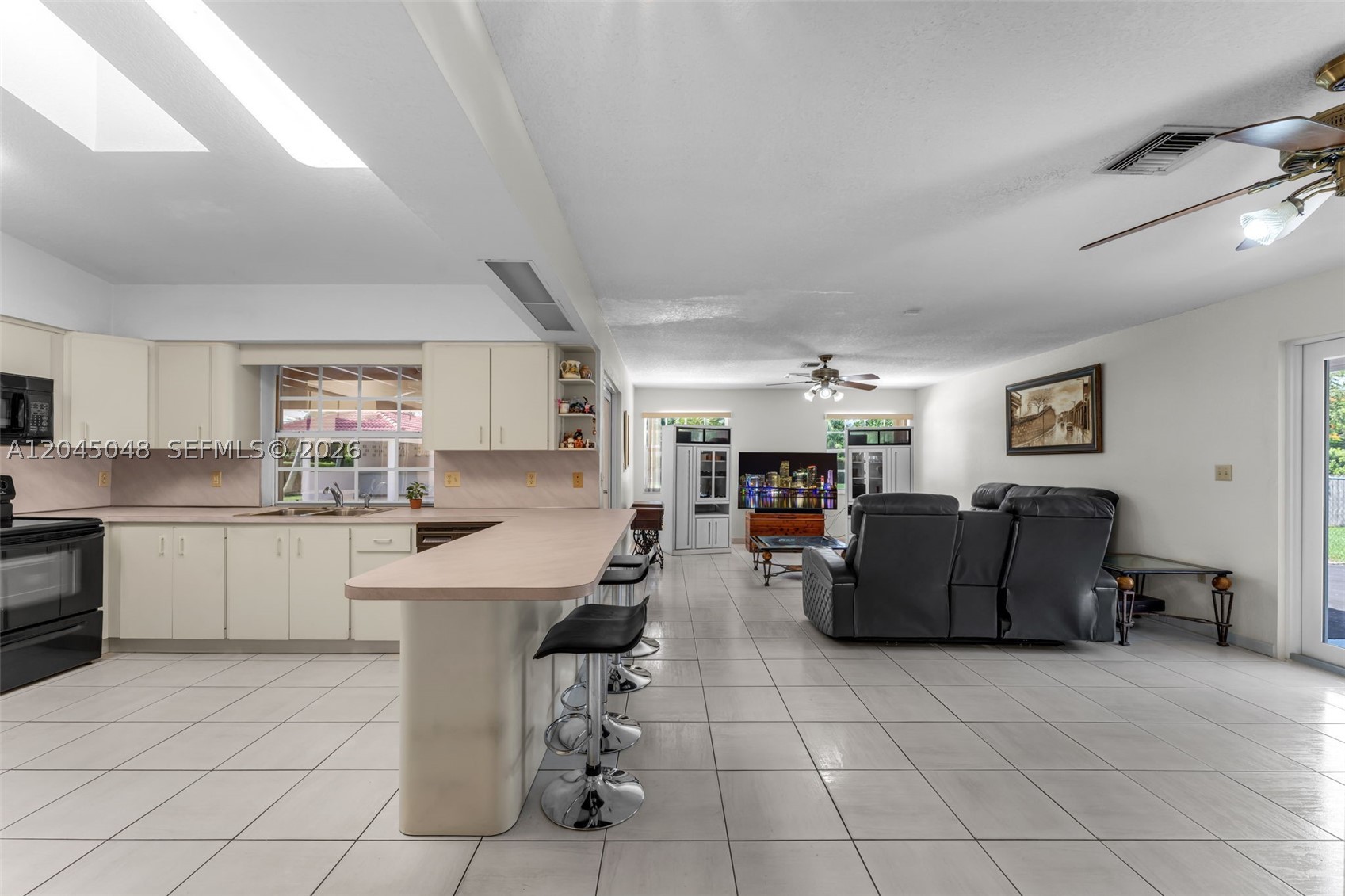 MILLER DRIVE ESTS 1ST ADD - Residential
