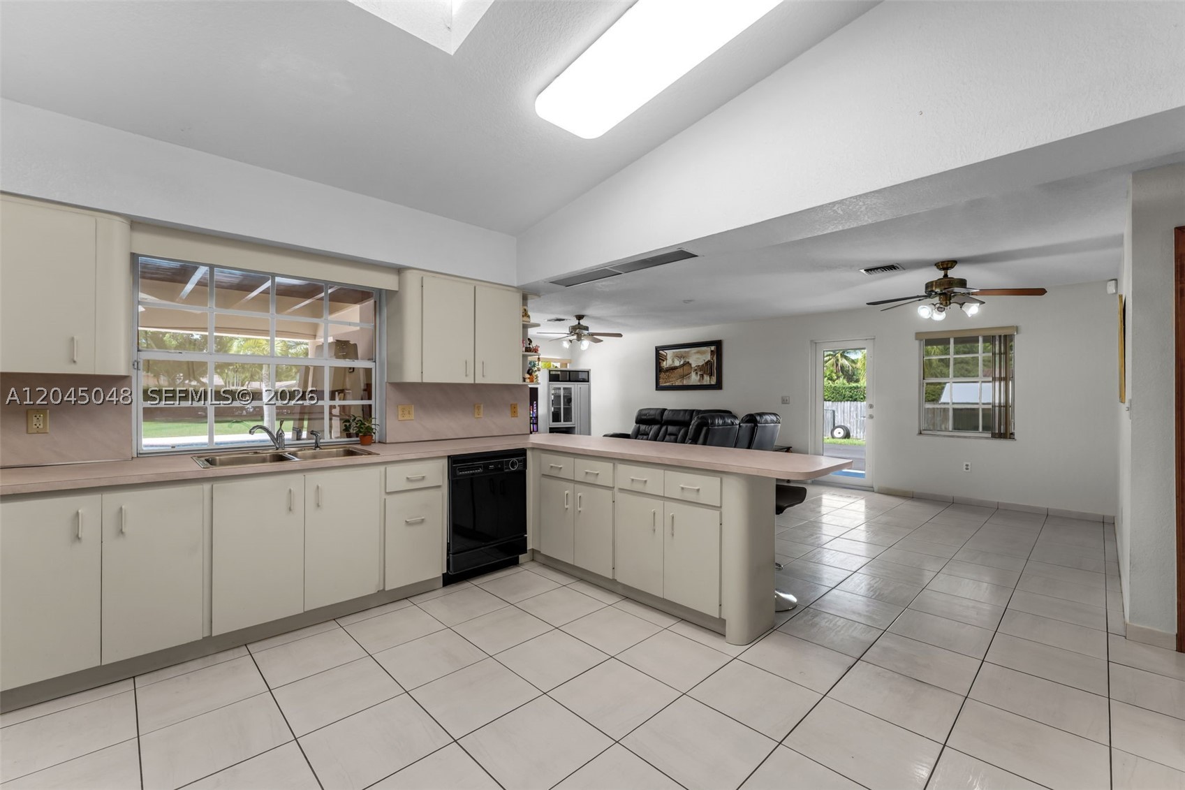 MILLER DRIVE ESTS 1ST ADD - Residential