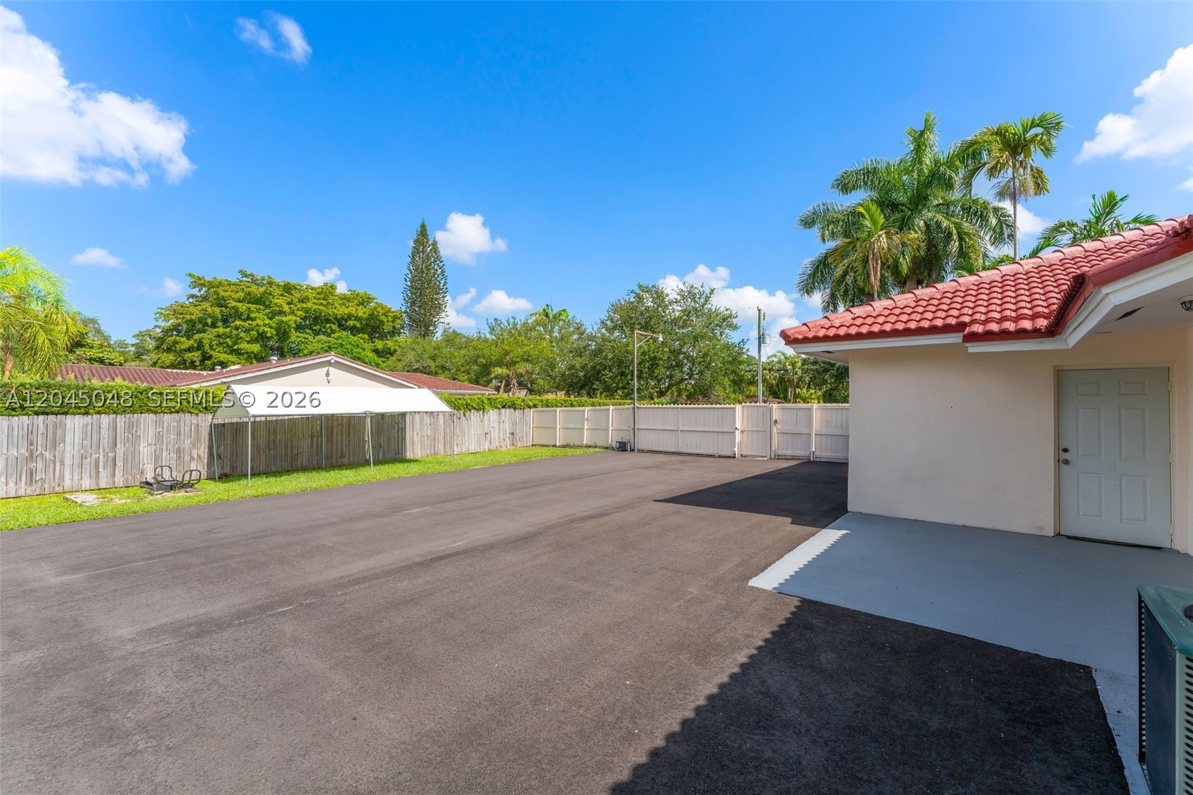 MILLER DRIVE ESTS 1ST ADD - Residential