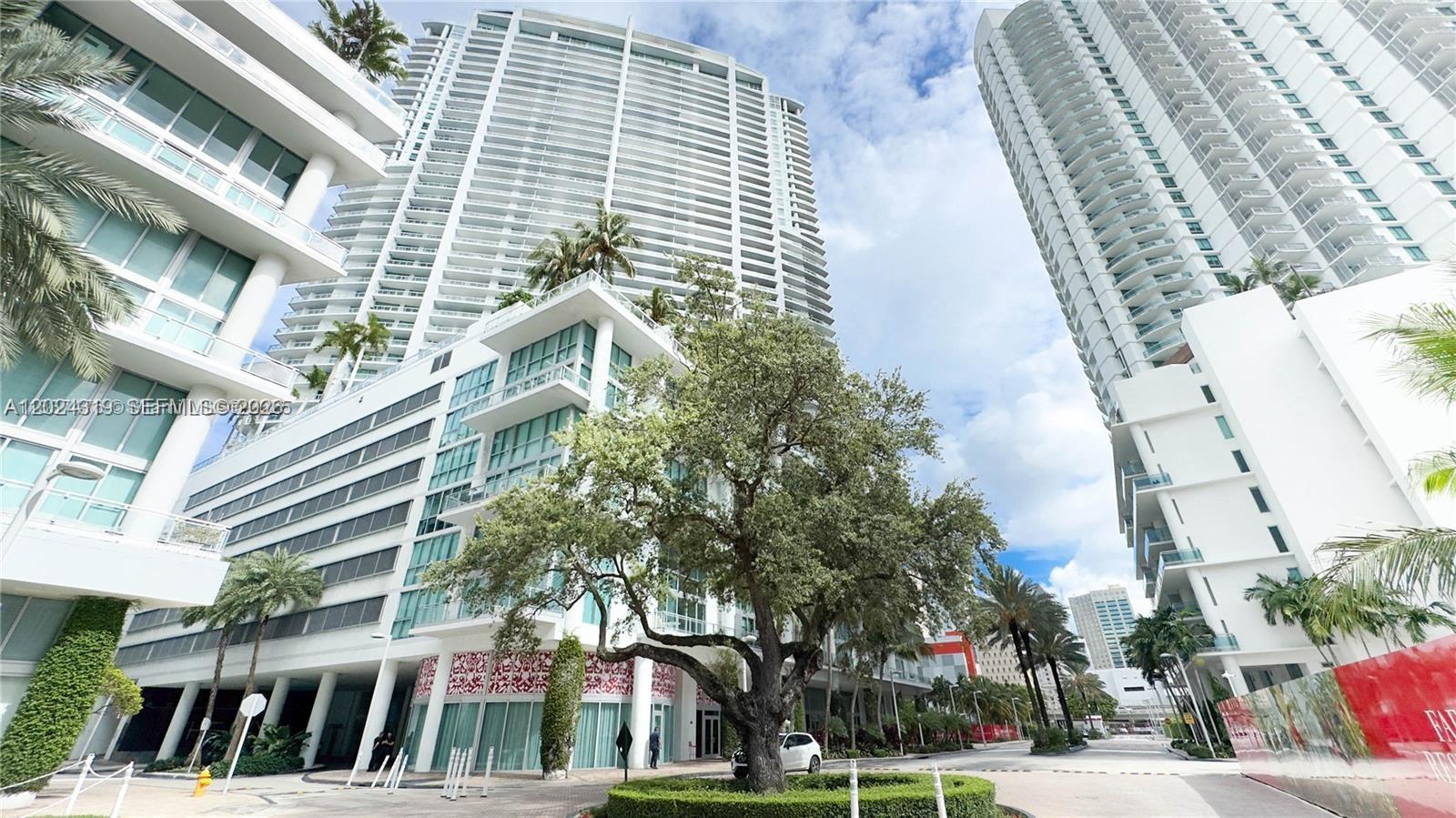 Two (2) tandem parking spaces (one behind the other) included with this exclusive 1-bedroom, 1-bath residence, offering a comfortable and well-designed living space. The unit features a spacious kitchen with ample cabinet storage and is located within a gated Riverfront community.

Ideally situated just minutes from Brickell City Centre, Mary Brickell Village, Bayside Marketplace, the Metromover, Metrorail, top restaurants, and with quick access to I-95, Miami International Airport, and Miami Beaches.

Experience resort-style living at The Ivy at Riverfront, featuring valet parking, 24-hour front desk and security, an on-site hair salon, gourmet deli and convenience store, resort-style pool, hot tub and spa, modern fitness center, clubhouse, expansive outdoor areas, and a children’s playground.

Unit will be vacant soon and easy to show.