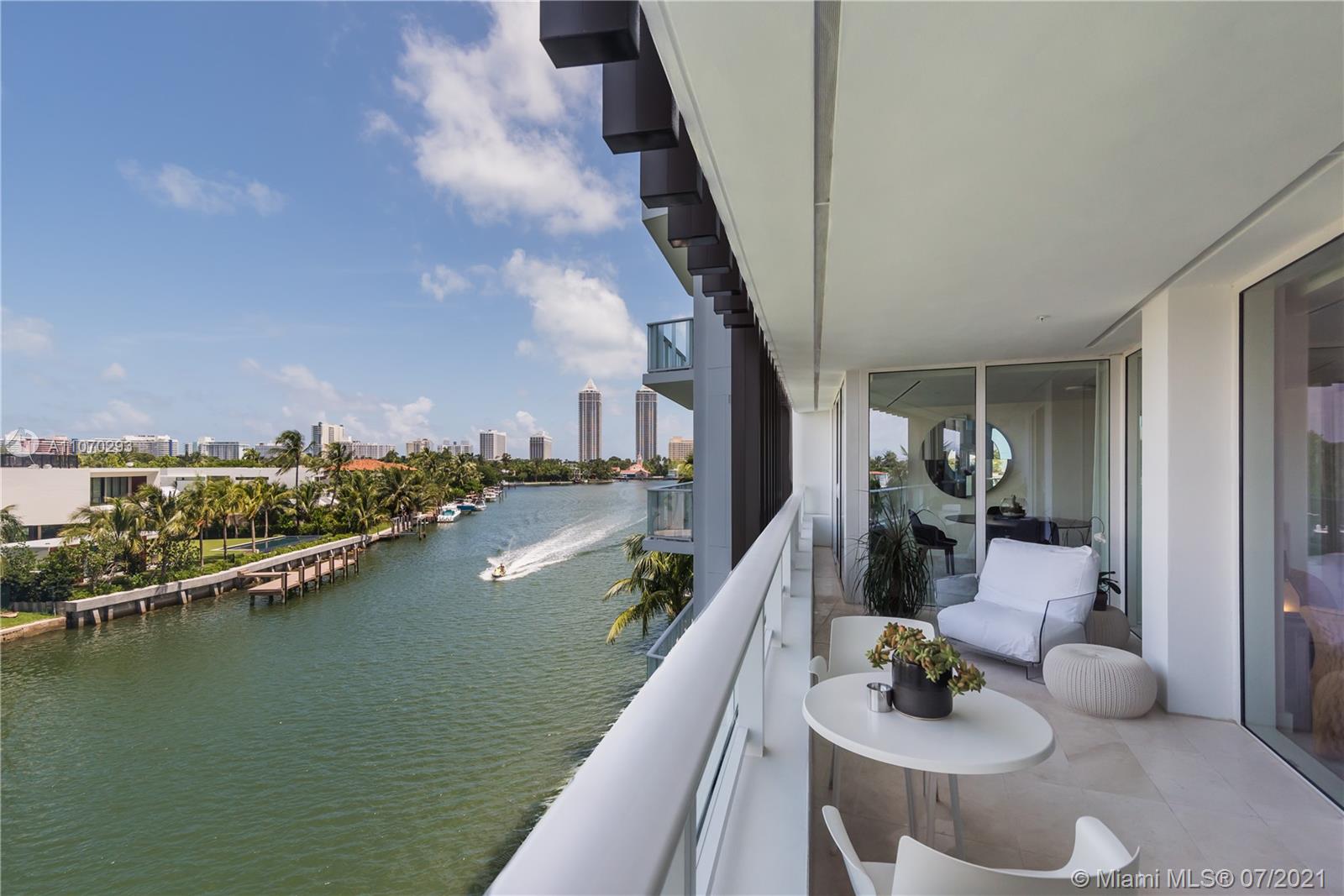 The Ritz Carlton - Residential