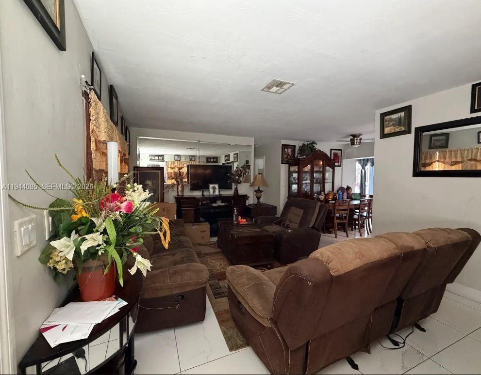 MIRAMAR SEC 10 - Residential