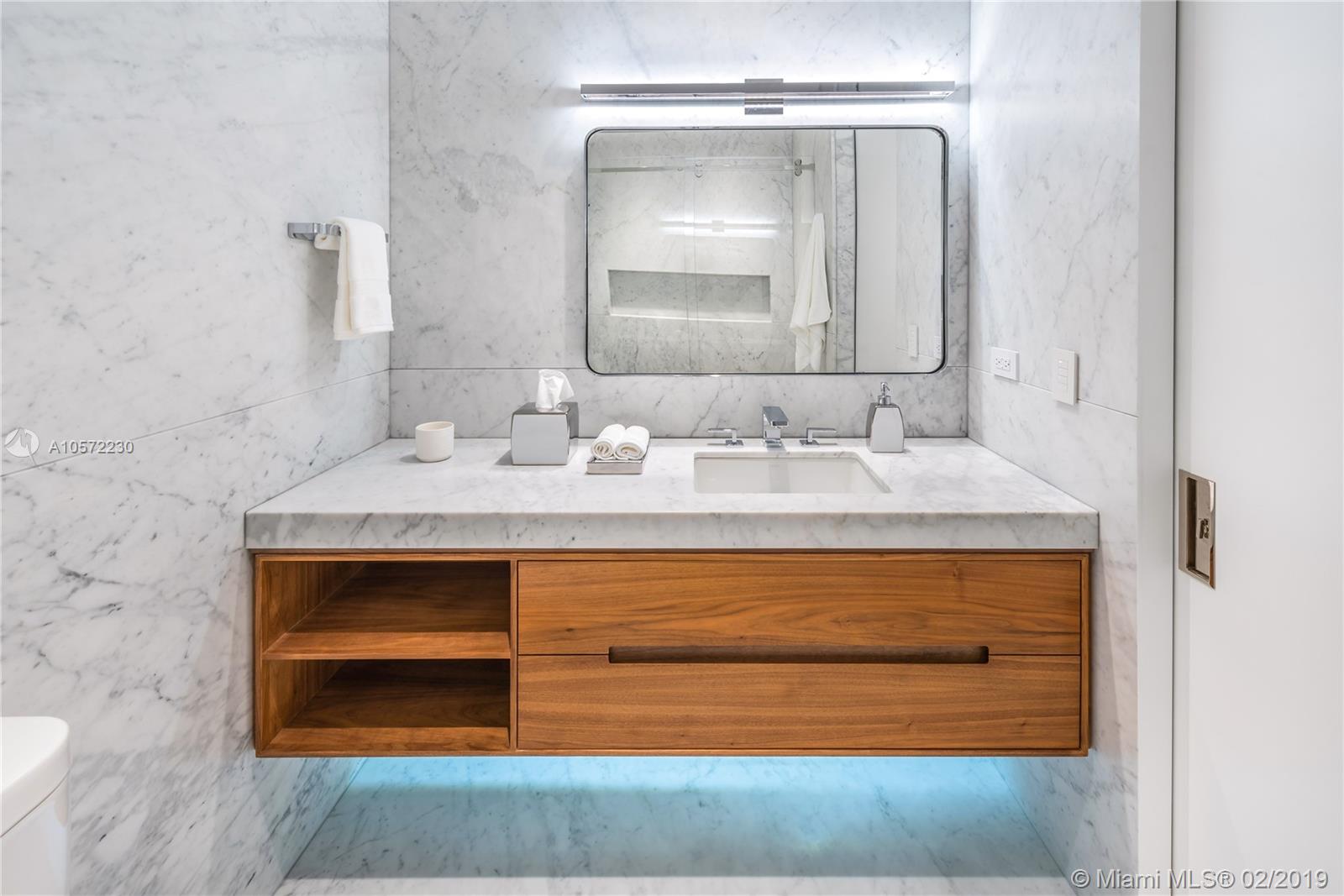 CONTINUUM ON SOUTH BEACH - Residential