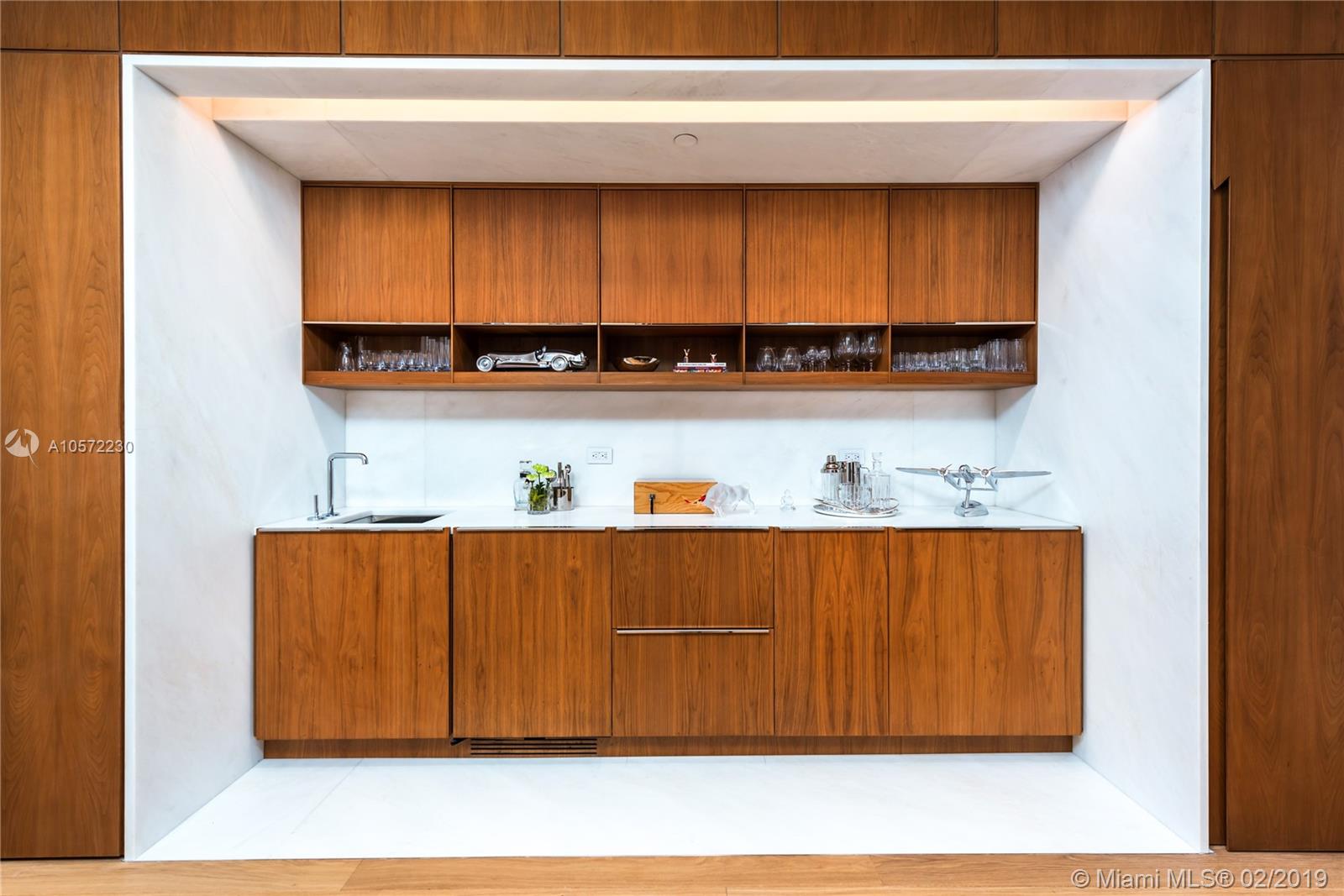 CONTINUUM ON SOUTH BEACH - Residential