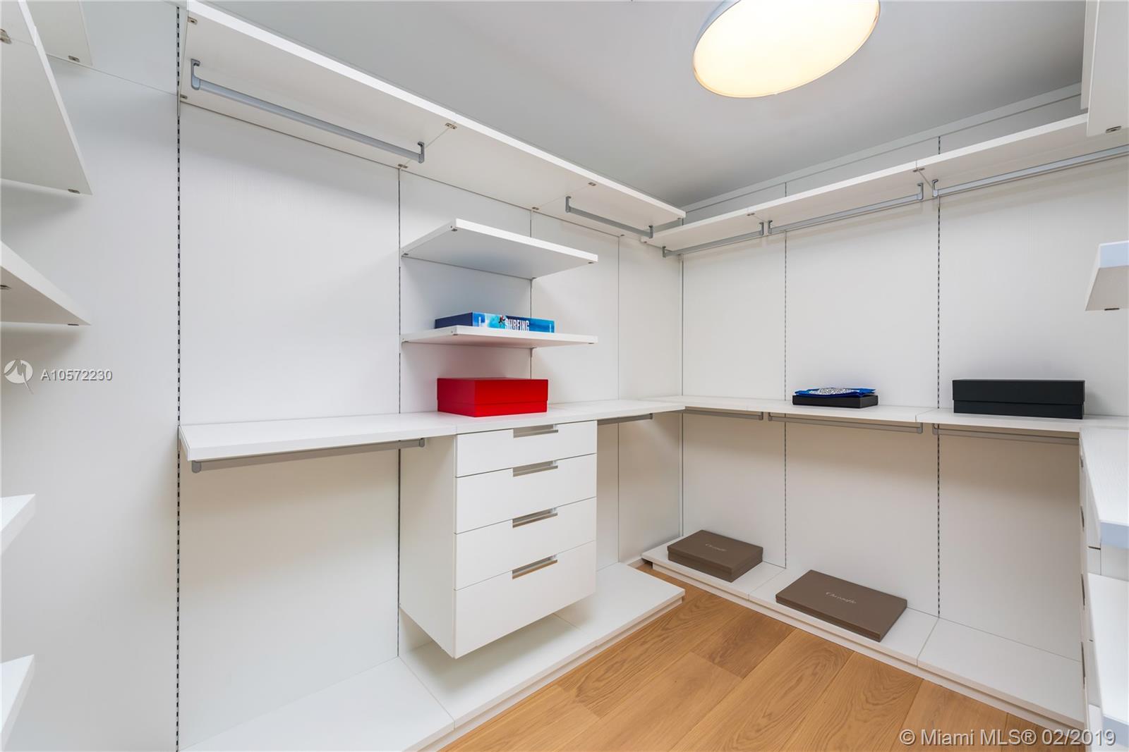 CONTINUUM ON SOUTH BEACH - Residential