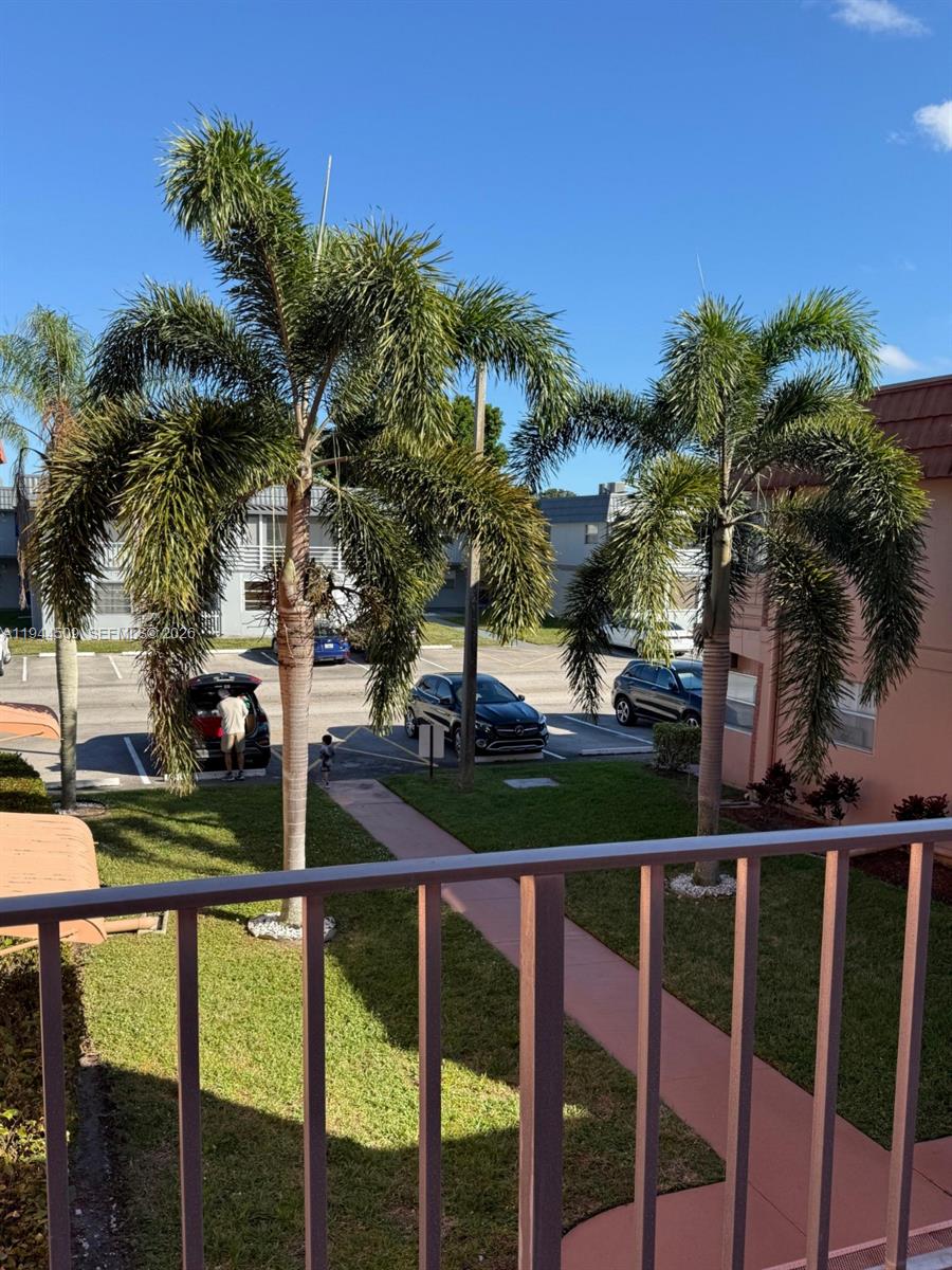 KINGS POINT SAXONY CONDOS - Residential