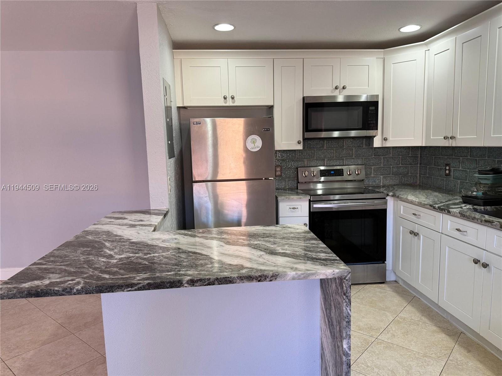 KINGS POINT SAXONY CONDOS - Residential