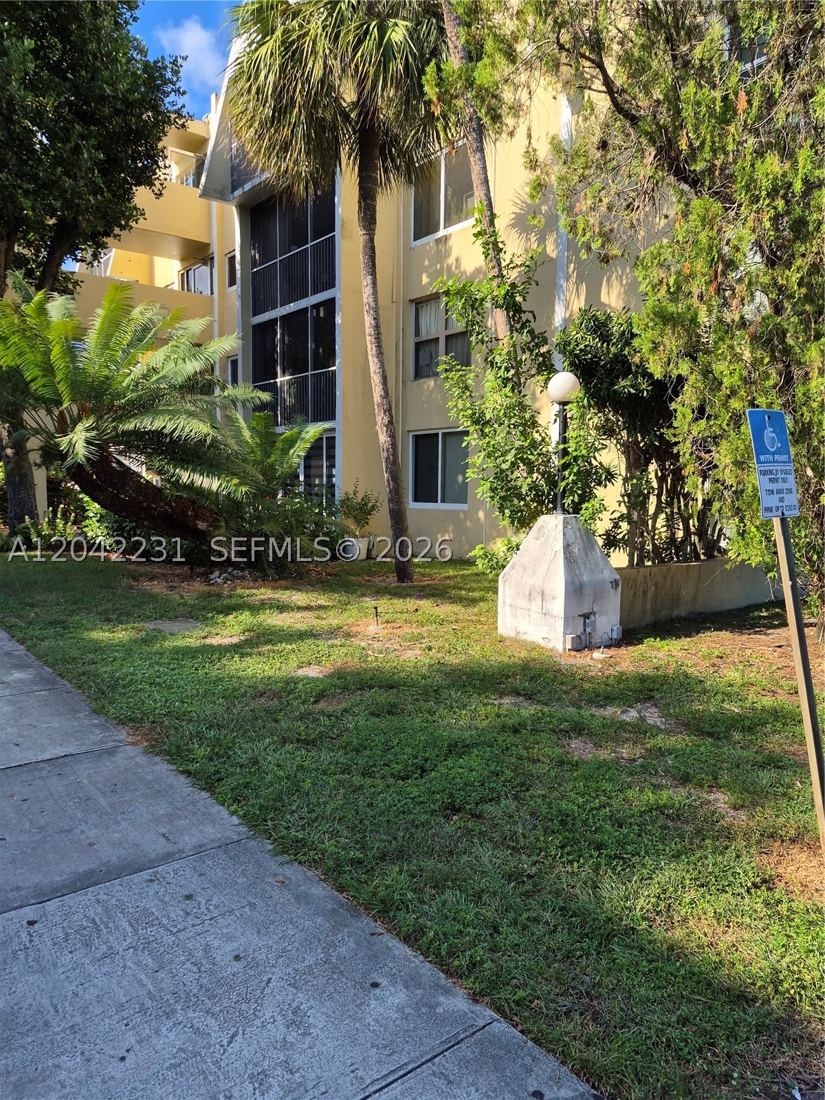 LAKE PARK CONDO NO 1 - BL - Residential