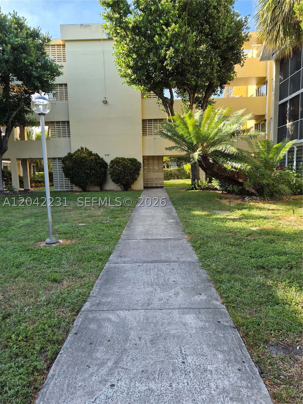 LAKE PARK CONDO NO 1 - BL - Residential