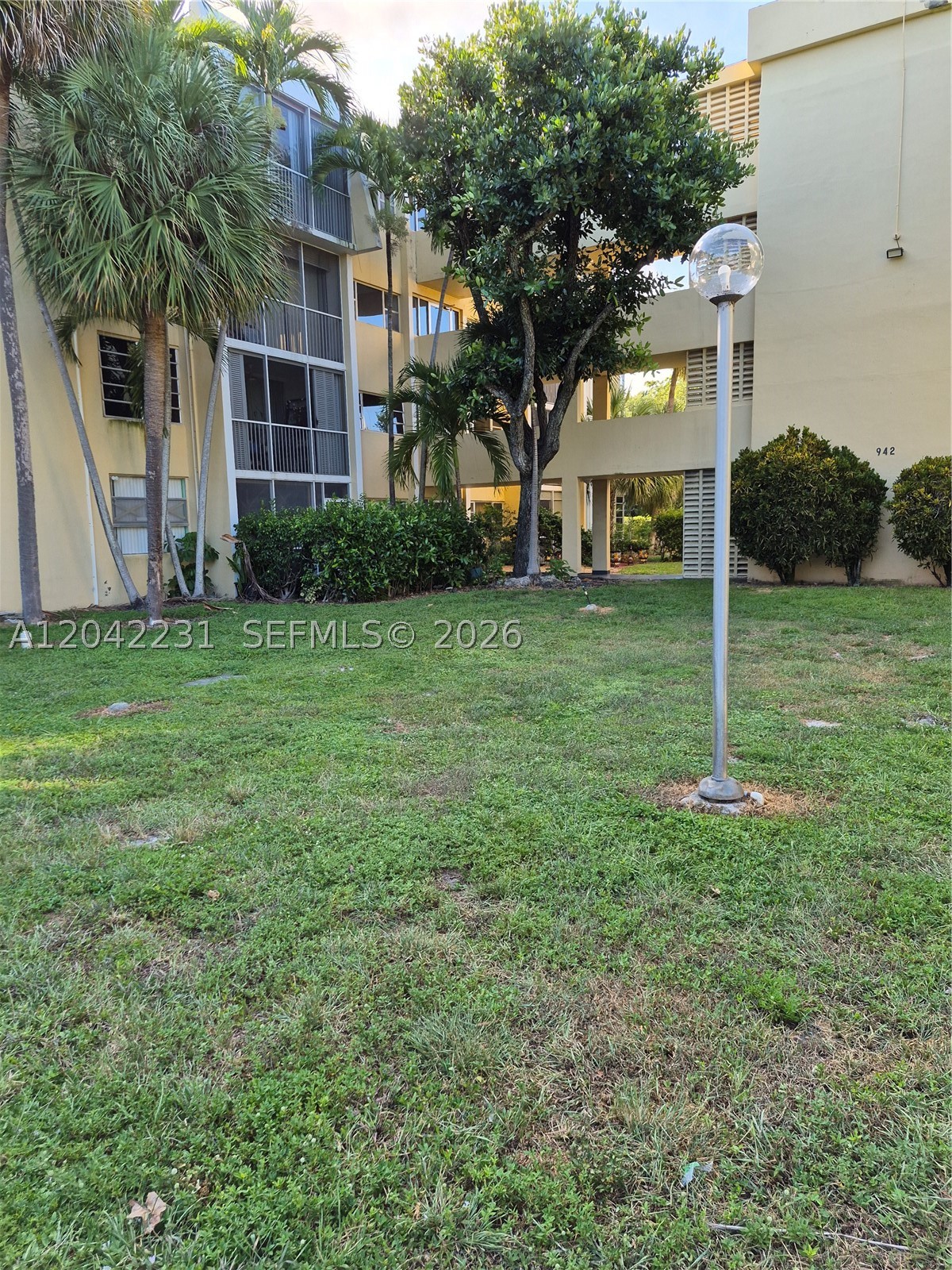 LAKE PARK CONDO NO 1 - BL - Residential