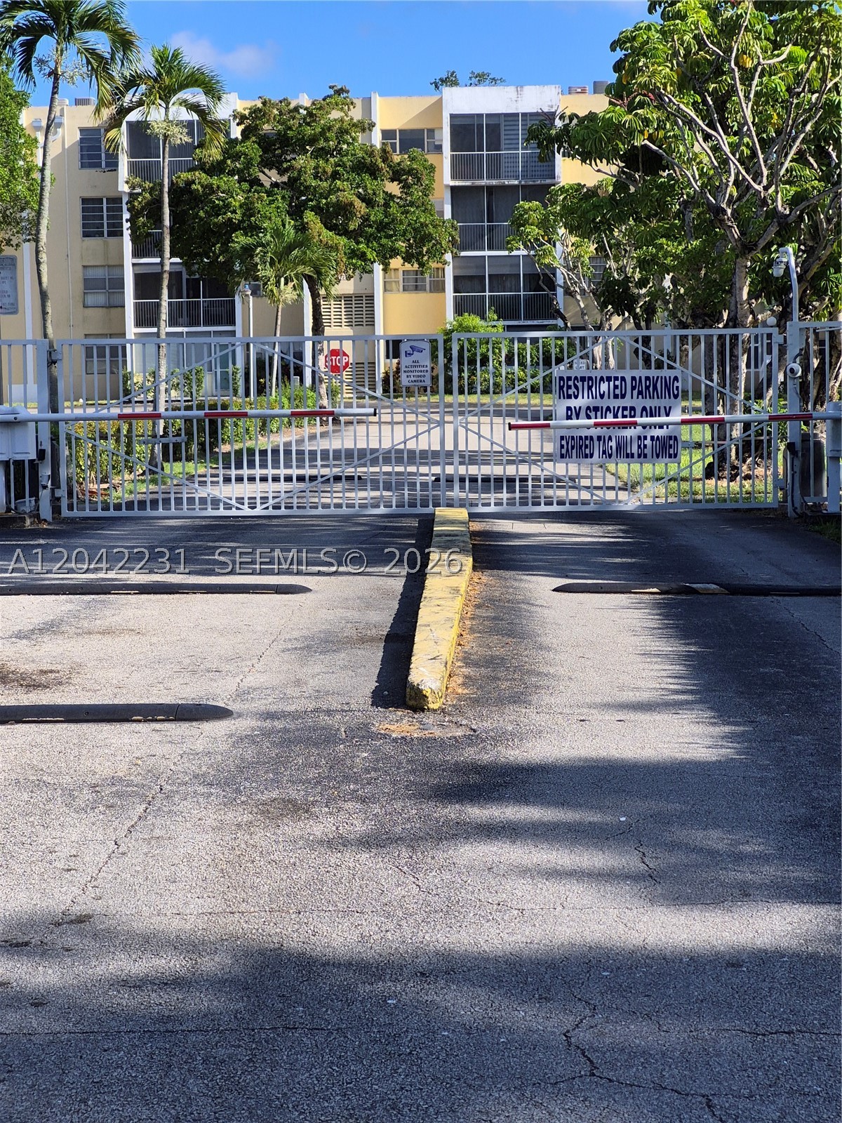 LAKE PARK CONDO NO 1 - BL - Residential
