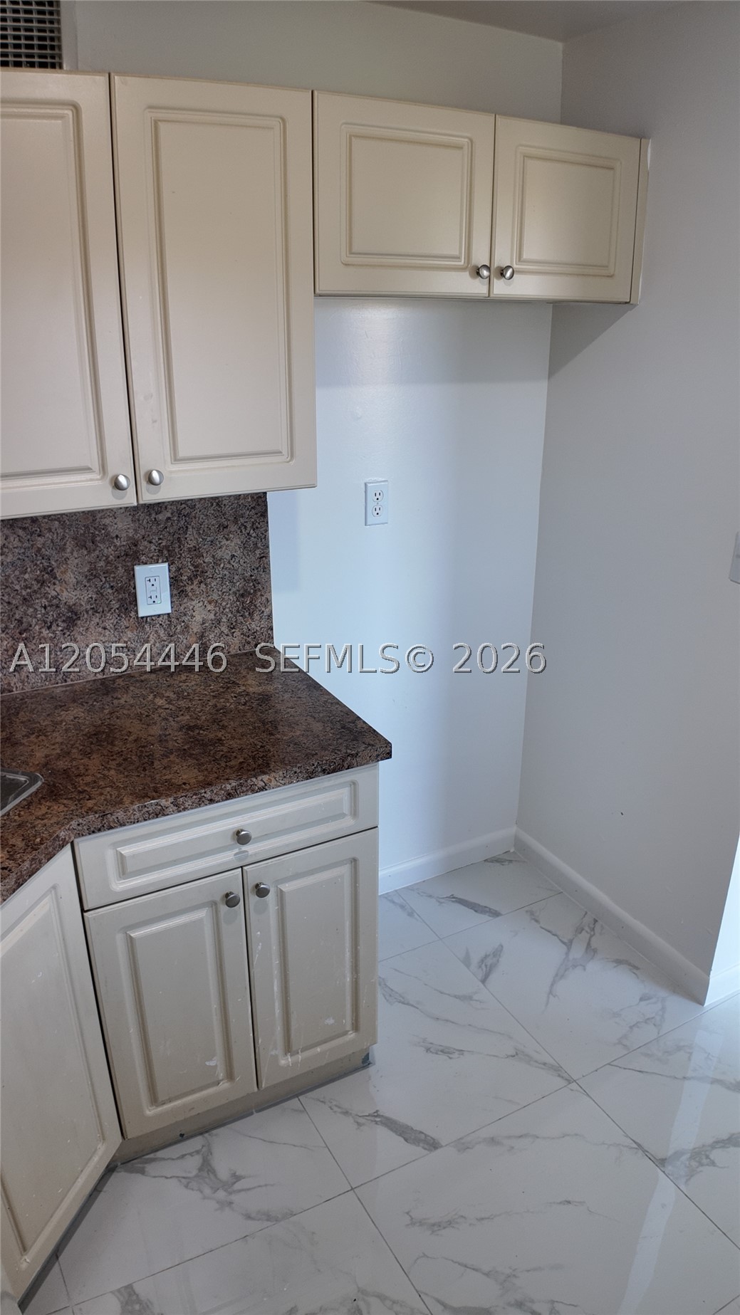 A A DOOLEY SUB - Residential Lease